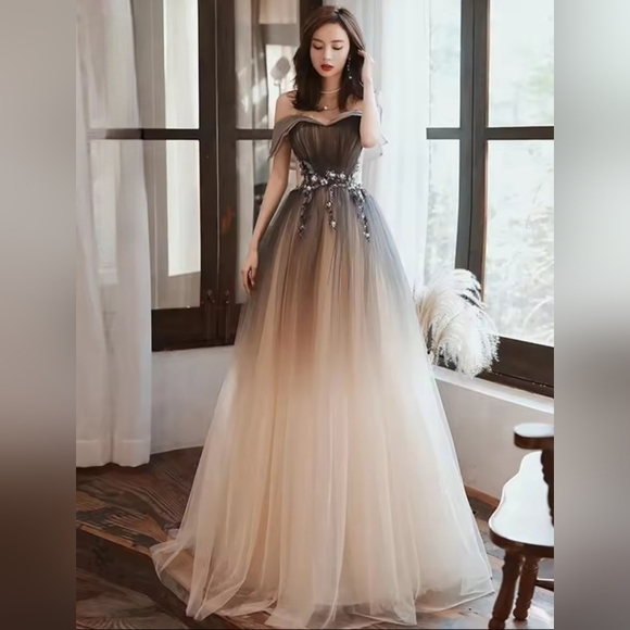 Khaki, Sweetheart Neckline,  Short Sleeve,  Lace, Sequins,  Applique,  Ball Gown - Picture 7 of 16